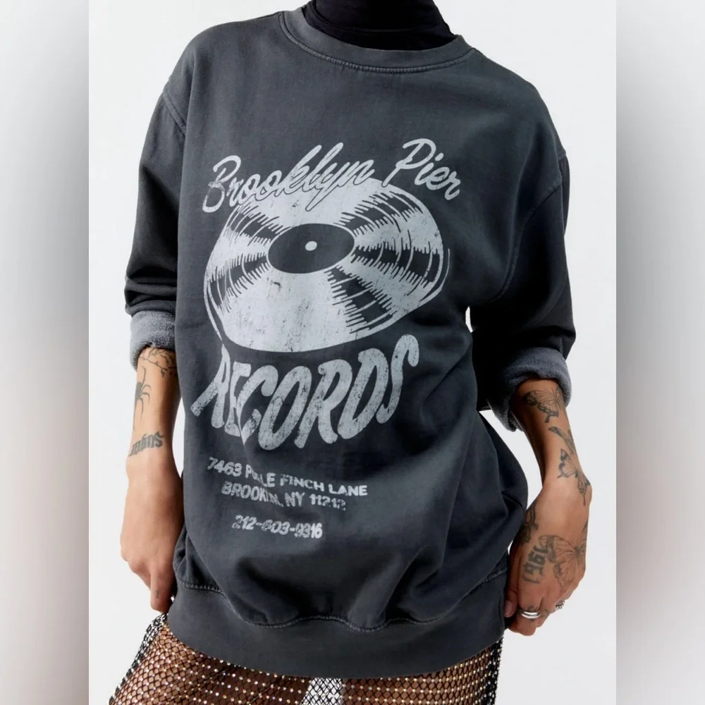 Urban Outfitters Sweatshirt VINTAGE LOOK - Picture 2 of 5